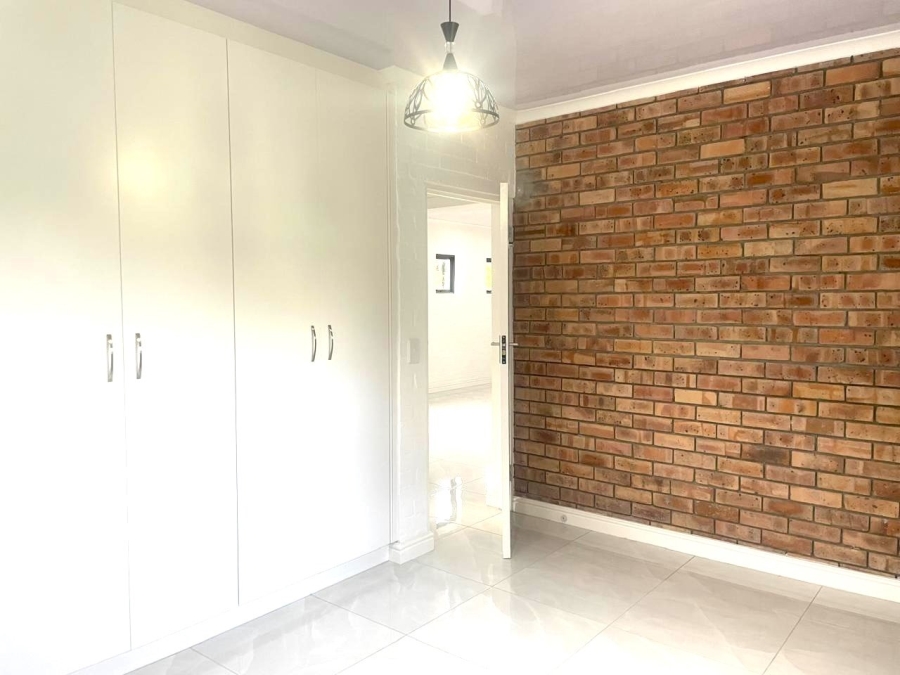 To Let 2 Bedroom Property for Rent in Crofters Valley Western Cape